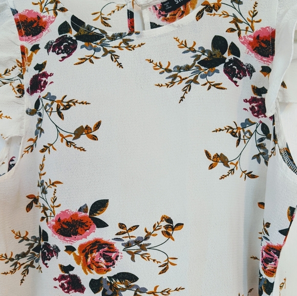 SHEIN floral top - Picture 2 of 2